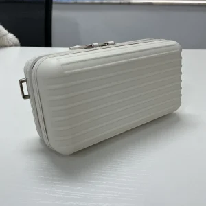 High Grade Durable Anti Scratch Waterproof Plastic Makeup Case for Travel or Toiletry Storage
