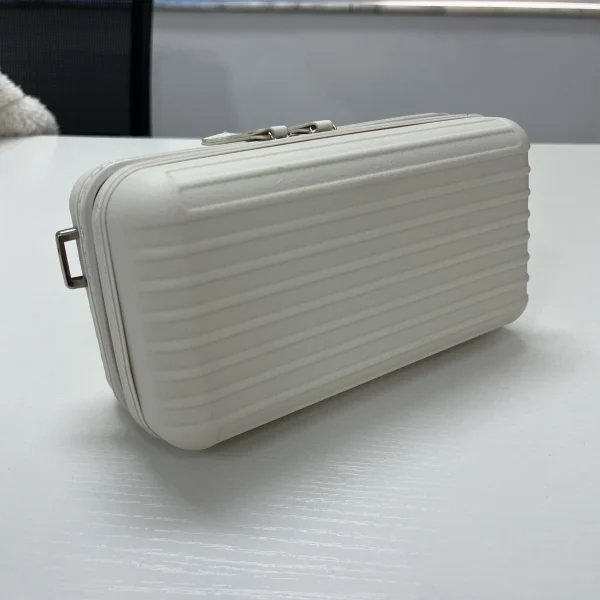 High Grade Durable Anti Scratch Waterproof Plastic Makeup Case for Travel or Toiletry Storage